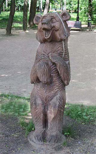 деревянная фигурка медведя