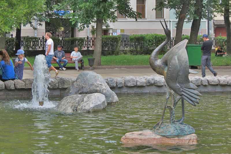скульптура журавля