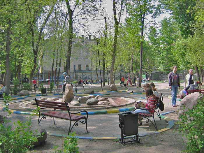 Детская площадка в Милютинском парке