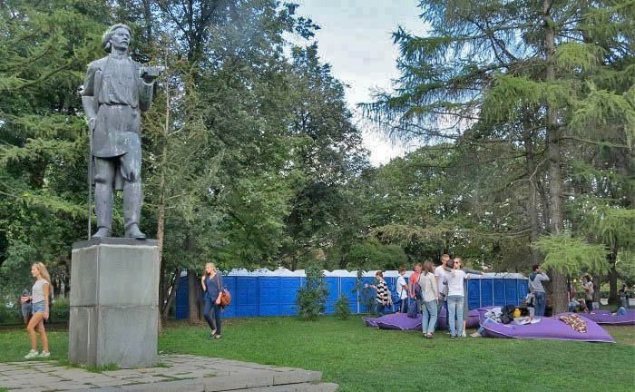 памятник Максиму Горькому