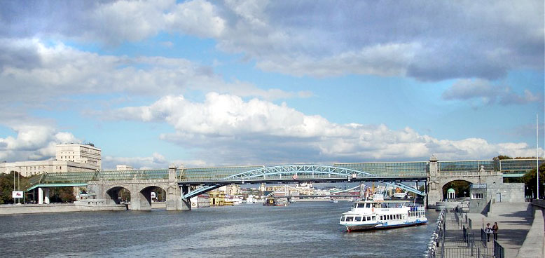 Андреевский мост в Москве
