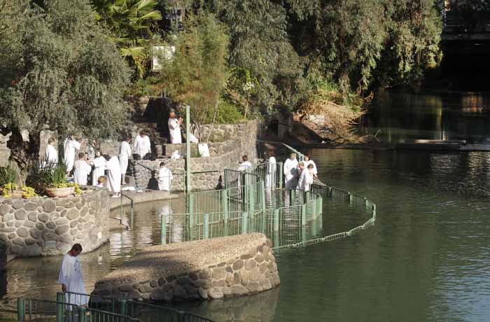 Крещенское купание в реке Иордан
