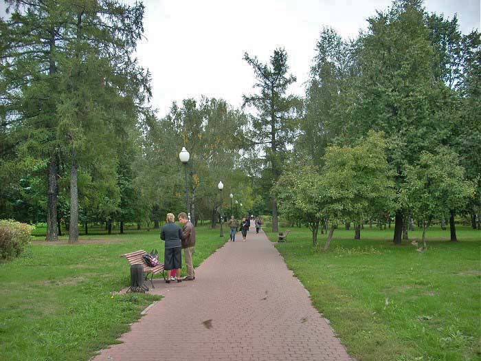 Парк в Леонове