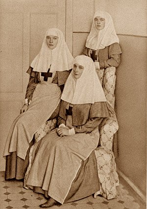 фото государыни Александры Федоровны и ее дочерей