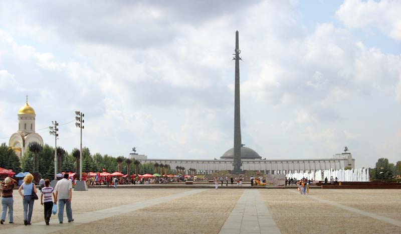 Площадь Победителей, главный обелиск