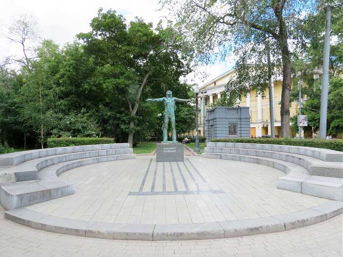 памятник Высоцкому в Москве