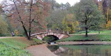 мостик Лемешева в  пейзажном парке