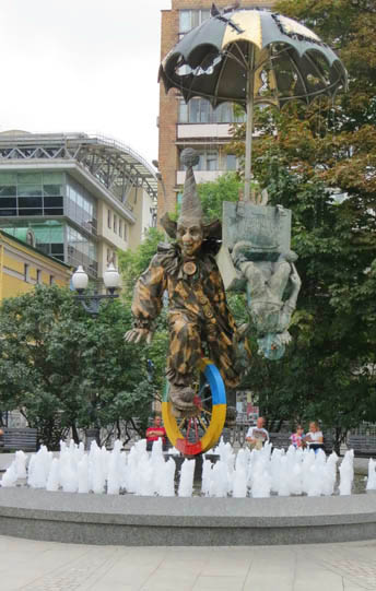 фонтан клоуны на Цветном бульваре