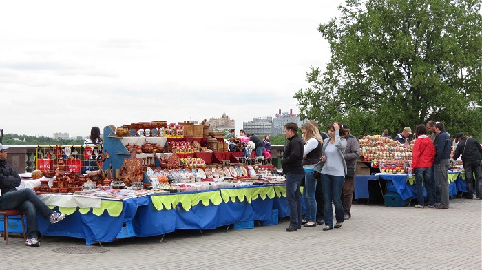 продажа сувениров на Воробьевых горах